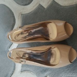 Open toe patent leather  sling back beige heels